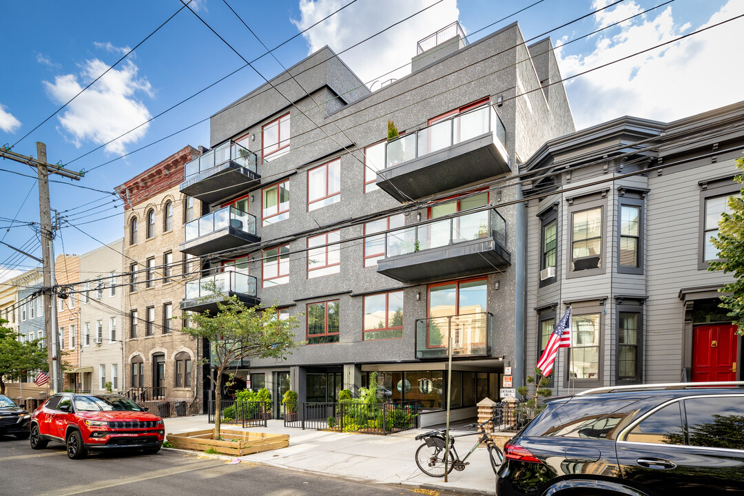 Hausman Street Condos in Brooklyn, NY - Foto de edificio