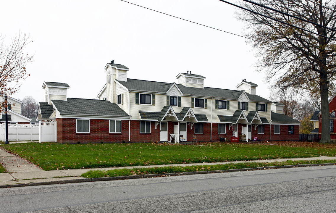 Sharpsville Gardens in Sharpsville, PA - Foto de edificio