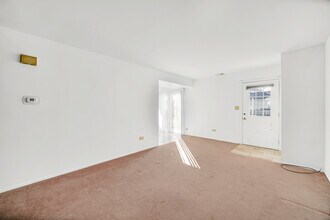 1242 Nova Ct in Wheeling, IL - Building Photo - Building Photo