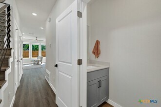 104 Creekside Trail in Kyle, TX - Building Photo - Building Photo