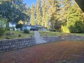 500 SE Brewer Rd in Shelton, WA - Building Photo