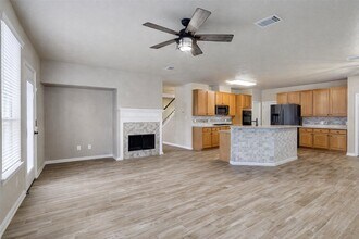 5410 Linden Grove Ct in Sugar Land, TX - Building Photo - Building Photo