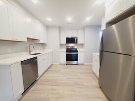 73 Willowbrook Ave, Unit 1 in Stamford, CT - Building Photo
