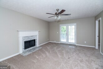 5768 Pecan Grove in Ellenwood, GA - Building Photo - Building Photo