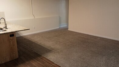 128 N Hill St in Griffin, GA - Building Photo - Building Photo