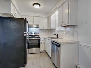 3741 Woodford Ave NW in Canton, OH - Building Photo - Building Photo