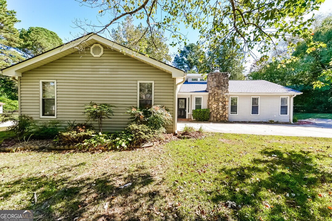 4132 Sweet Water Ln in Conyers, GA - Foto de edificio