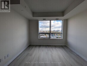 3270 Sheppard Ave E in Toronto, ON - Building Photo - Building Photo
