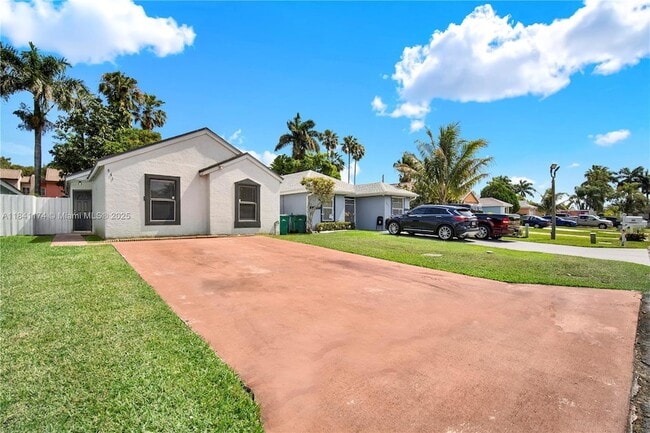 property at 941 SW 7th Ct