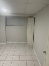 31 Friendship St, Unit 1 in Fall River, MA - Building Photo - Building Photo