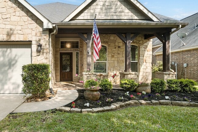 130 Springshed Pl in Montgomery, TX - Foto de edificio - Building Photo