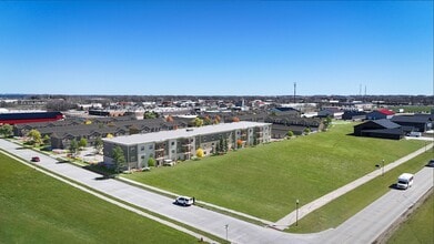 The Shores in Spirit Lake, IA - Foto de edificio - Building Photo