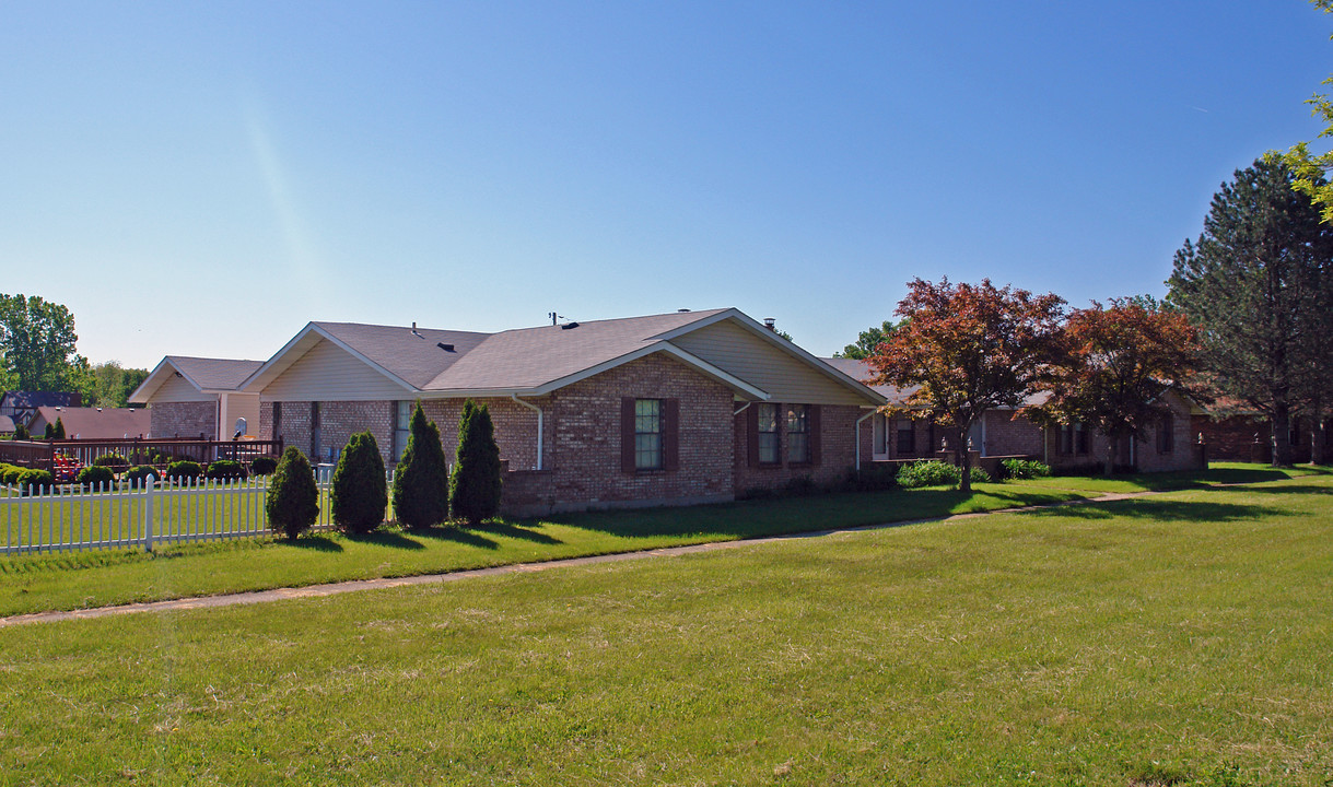 7766 Clyo Rd in Dayton, OH - Building Photo