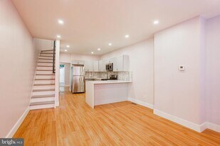 1317 N Myrtlewood St in Philadelphia, PA - Building Photo