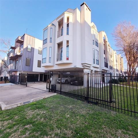 2002 N Fitzhugh Ave in Dallas, TX - Building Photo - Building Photo