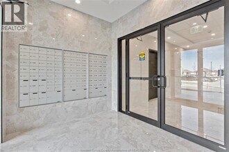 4775 Walker Rd in Windsor, ON - Building Photo - Building Photo