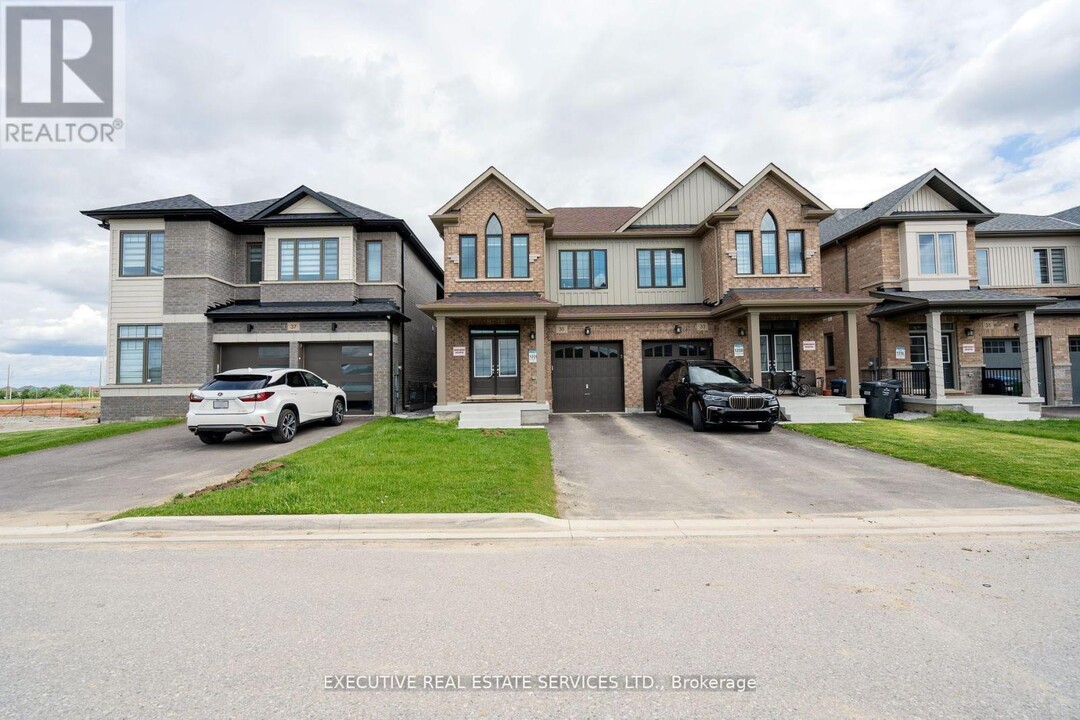 35 Moorhart Cres in Caledon, ON - Building Photo