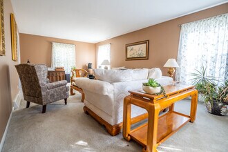 3501 Saratoga Ave in Downers Grove, IL - Building Photo - Building Photo