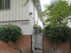 2540 2nd Ave in Sacramento, CA - Foto de edificio - Building Photo