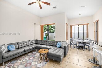 3700 NW 84th Way in Pembroke Pines, FL - Building Photo - Building Photo