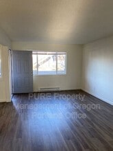 760 Plymouth Dr NE in Keizer, OR - Building Photo - Building Photo
