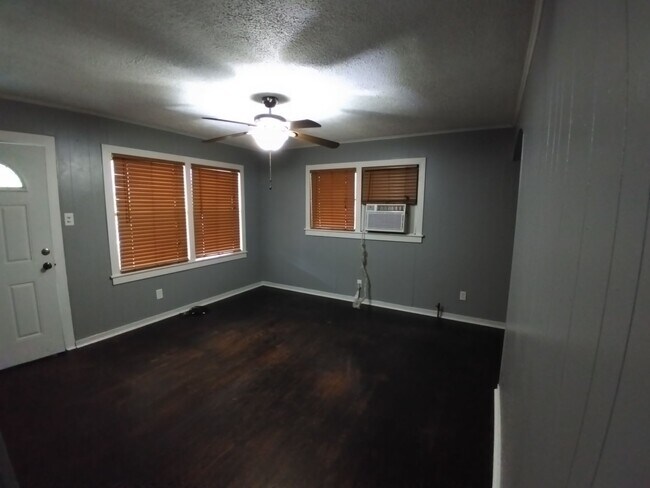 1122 Virginia St in Deridder, LA - Building Photo - Building Photo