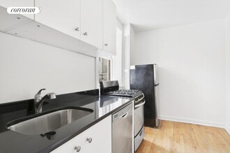 269 W 12th St in New York, NY - Building Photo - Building Photo