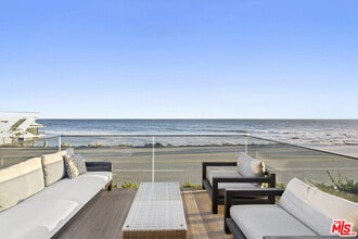 21715 Rambla Vista in Malibu, CA - Building Photo - Building Photo