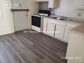 5730 N 91st St in Milwaukee, WI - Building Photo - Building Photo