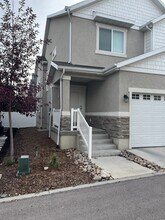 4989 W Longboat Ln in Herriman, UT - Foto de edificio - Building Photo