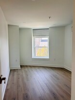 169 Merrimack St, Unit 304 in Lowell, MA - Building Photo