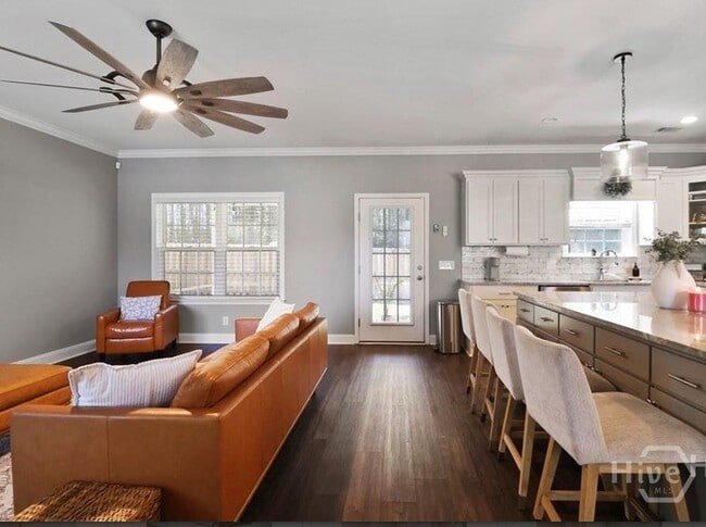 property at 206 Boulder Ct