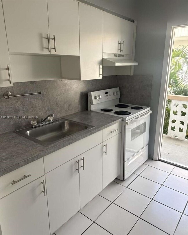 1610 Liberty St in Hollywood, FL - Building Photo - Building Photo