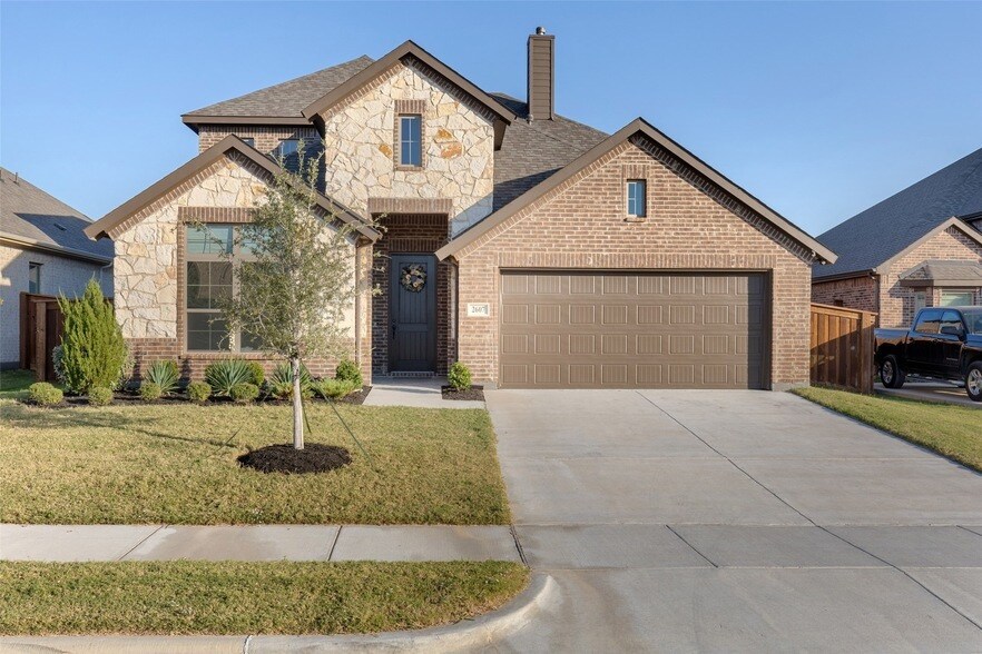 2607 Rosebud Ln in Venus, TX - Building Photo