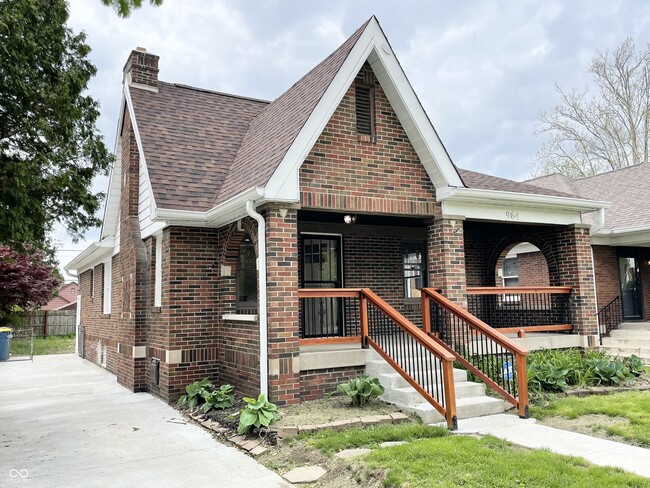 property at 964 N Lesley Ave