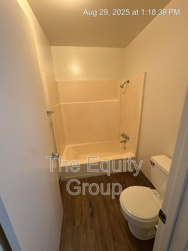 2426 S Sallee St in Visalia, CA - Building Photo - Building Photo