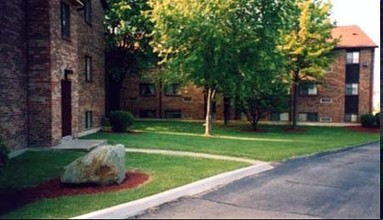 Hillcrest Elderly Apartments in Cincinnati, OH - Building Photo - Building Photo