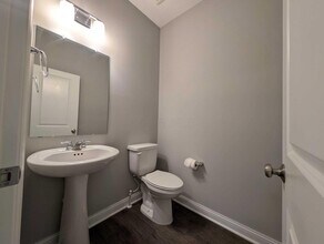 800 Avebury Dr in Pickerington, OH - Foto de edificio - Building Photo