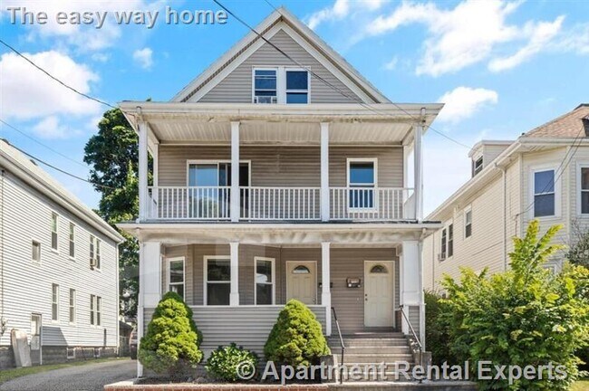 38 George St, Unit #1 in Medford, MA - Building Photo - Building Photo