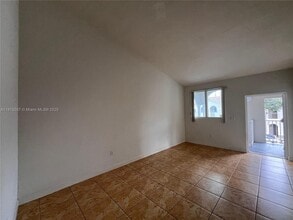 2728 SE 17th Ave in Homestead, FL - Building Photo - Building Photo