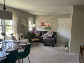 121 Grove Ave, Unit #2 in Fox River Grove, IL - Building Photo