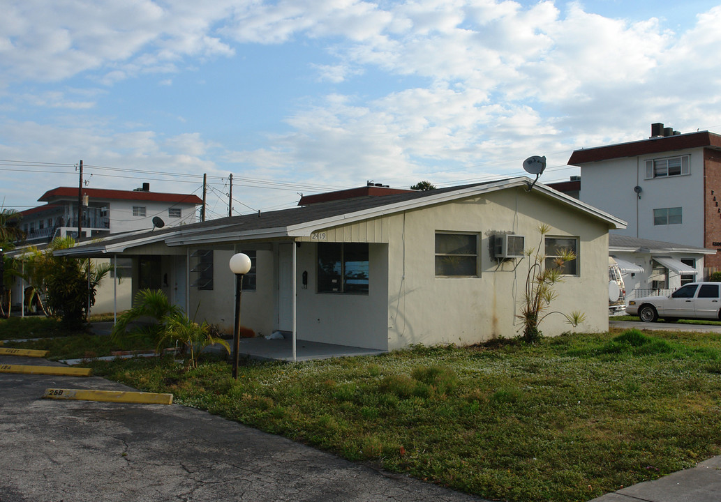 Casa Linda in Hollywood, FL - Building Photo