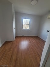 31 W 18th St in Linden, NJ - Building Photo - Building Photo