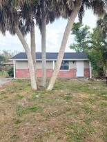 546 Briarwood Rd in Venice, FL - Building Photo