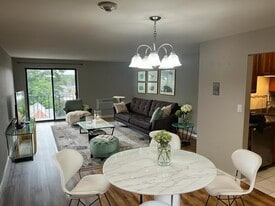 1321 Worcester Rd, Unit 503 in Framingham, MA - Building Photo