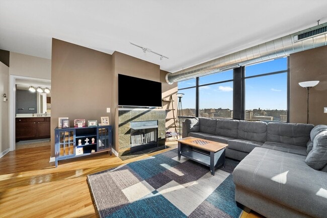 1001 W 15th St in Chicago, IL - Building Photo - Building Photo