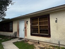 2 Hickory Track Run in Ocala, FL - Building Photo