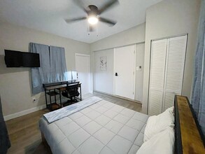 321 E 4th St in Chuluota, FL - Building Photo - Building Photo