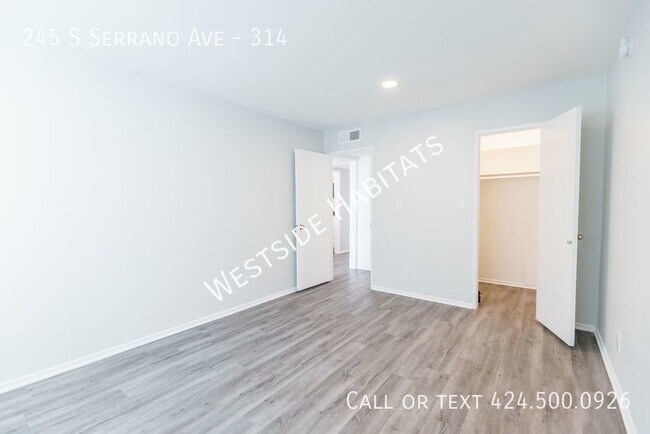 245 Serrano Ave in Los Angeles, CA - Foto de edificio - Building Photo
