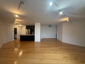 415 E 37th St in New York, NY - Building Photo - Building Photo